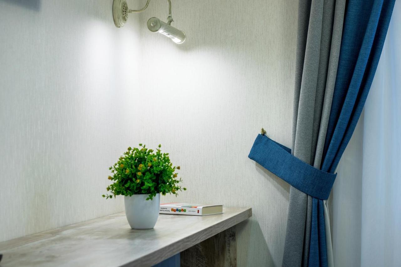 Mini Hotel Barvy Lvova On Horodotska St. Luaran gambar