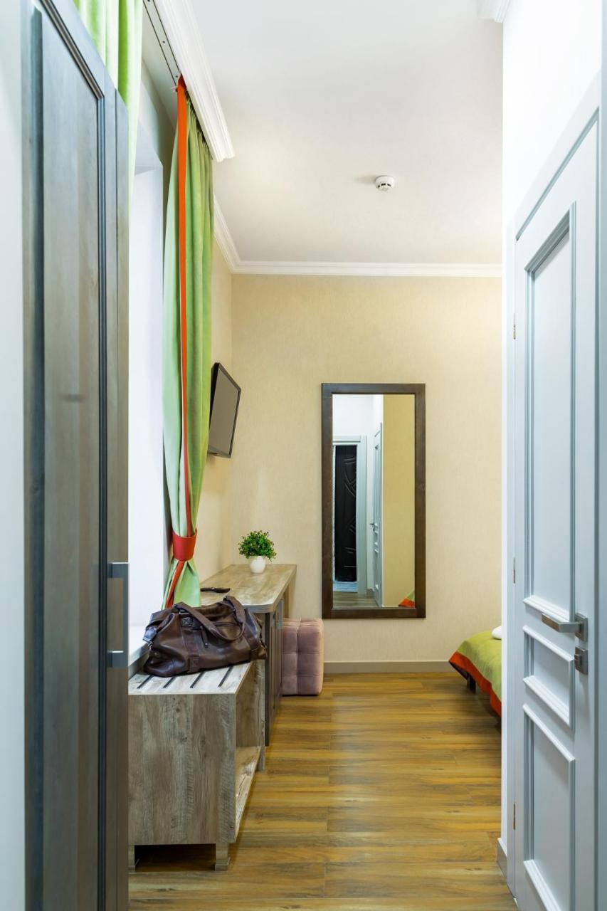 Mini Hotel Barvy Lvova On Horodotska St. Luaran gambar